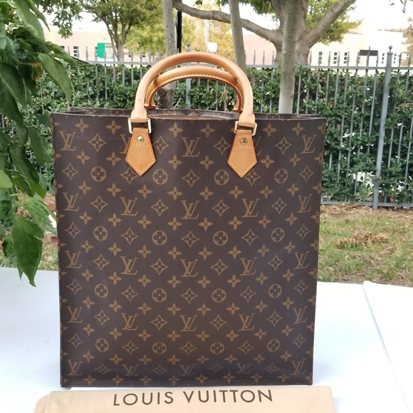 Authentic  Louis Vuitton Monogram Sac Plat Tote Handbag - Picture 4 of 16